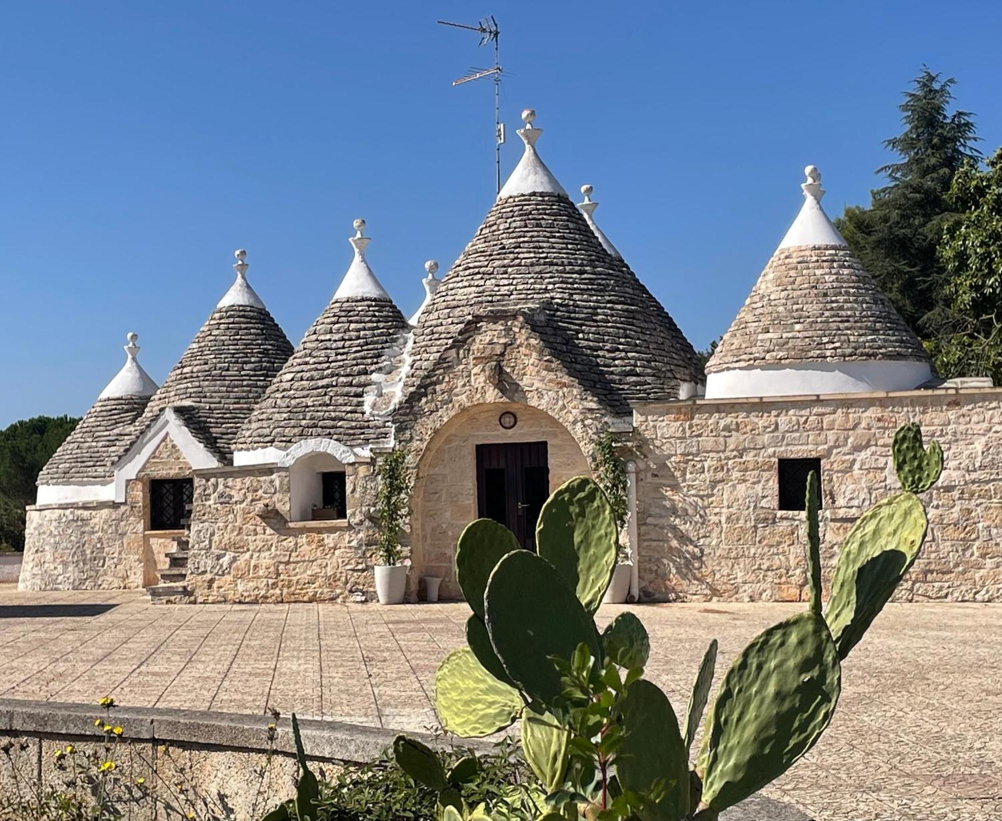 Trulli Del Sole Villa Martina Franca Luaran gambar